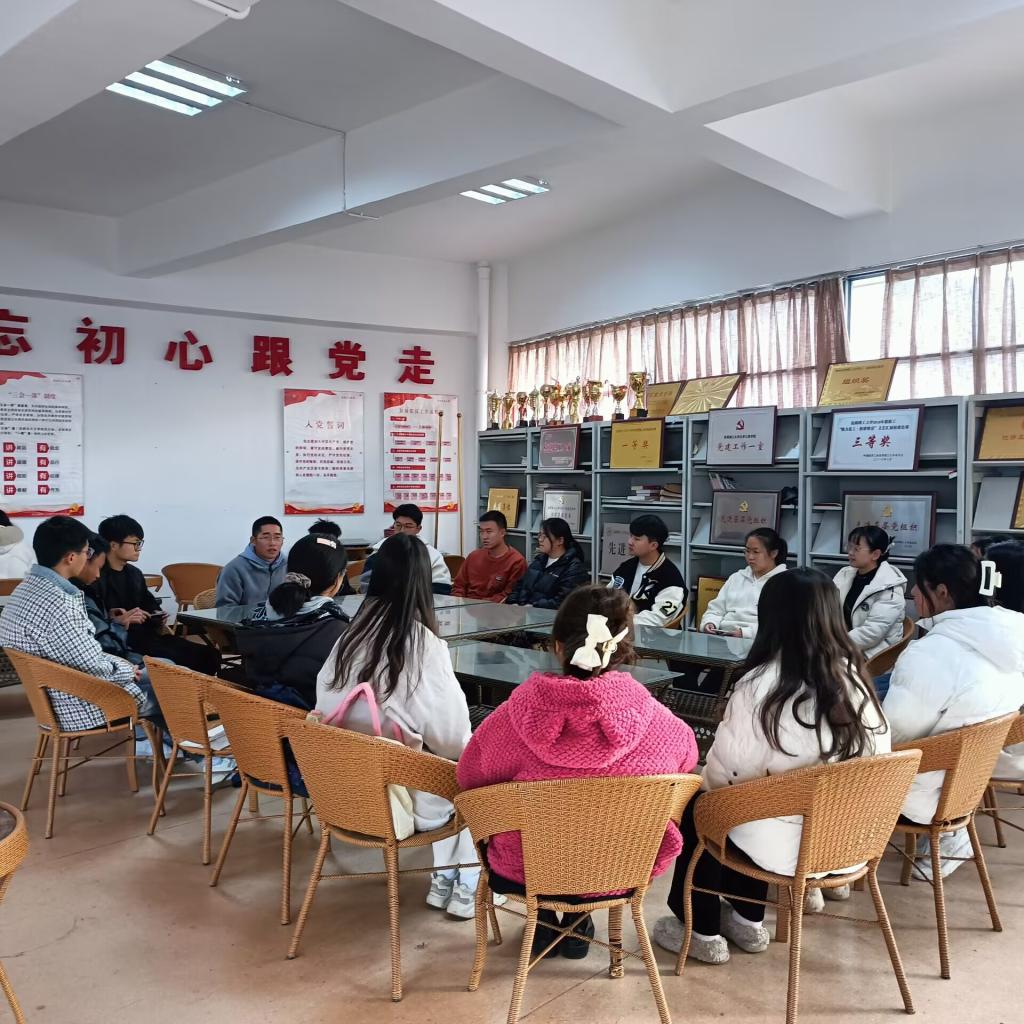 化學(xué)工程學(xué)院學(xué)生第四黨支部開(kāi)展“學(xué)雷鋒”實(shí)踐活動(dòng)